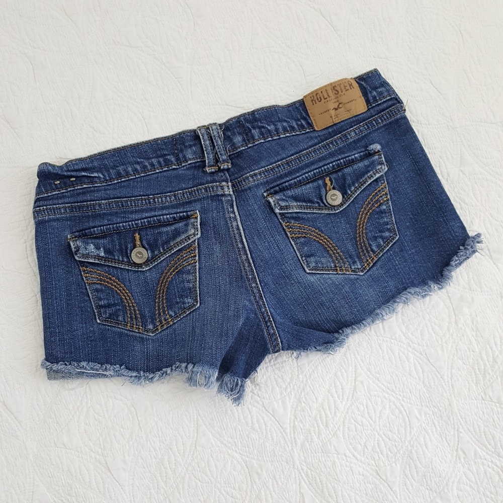 Hollister Flap Pocket Distressed Shorts Size 5 w27